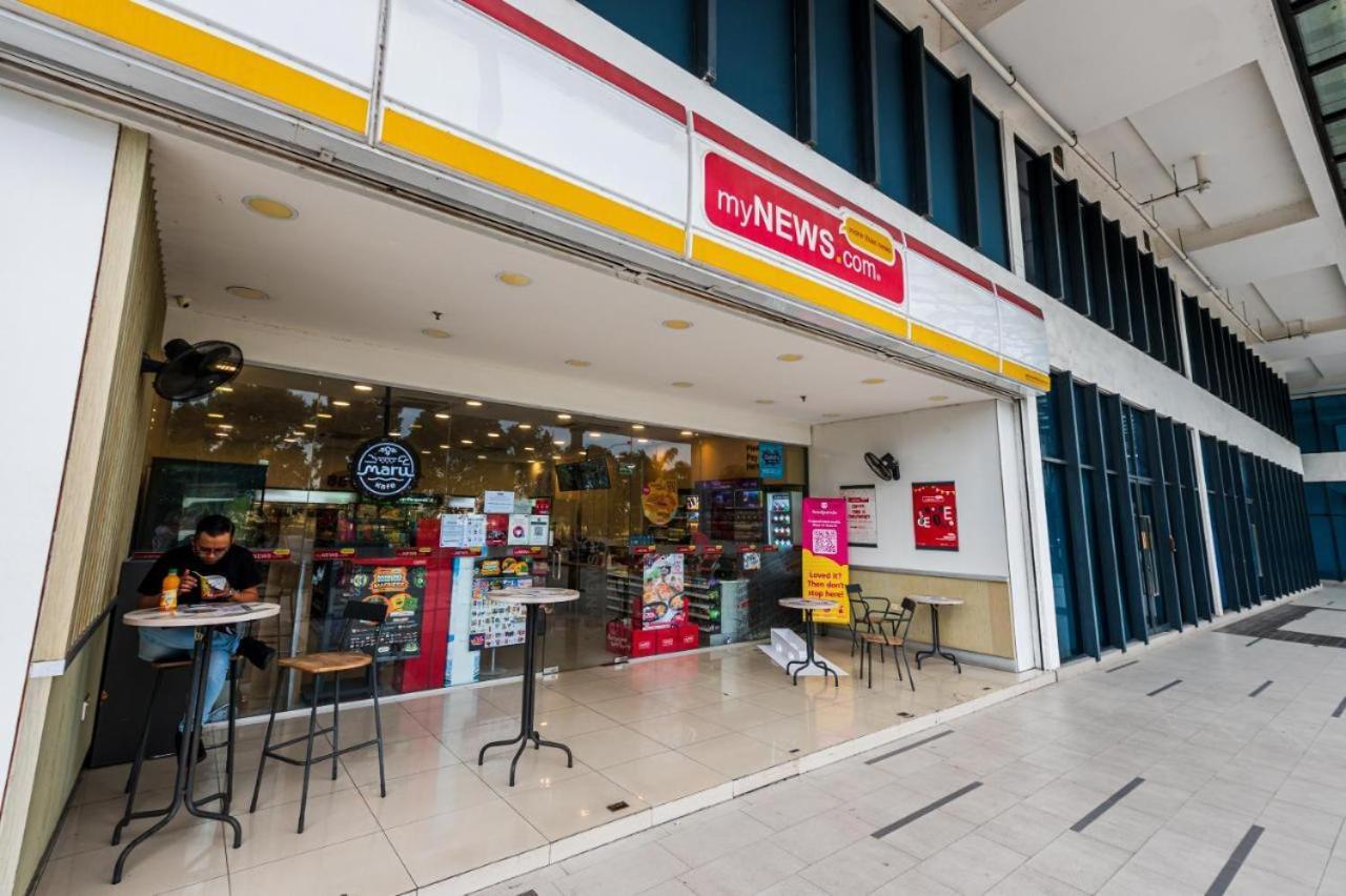 シャー・アラム Simple No 6- Trefoil Setia Alam- Near Setia Convention Centre Bed & Breakfast エクステリア 写真
